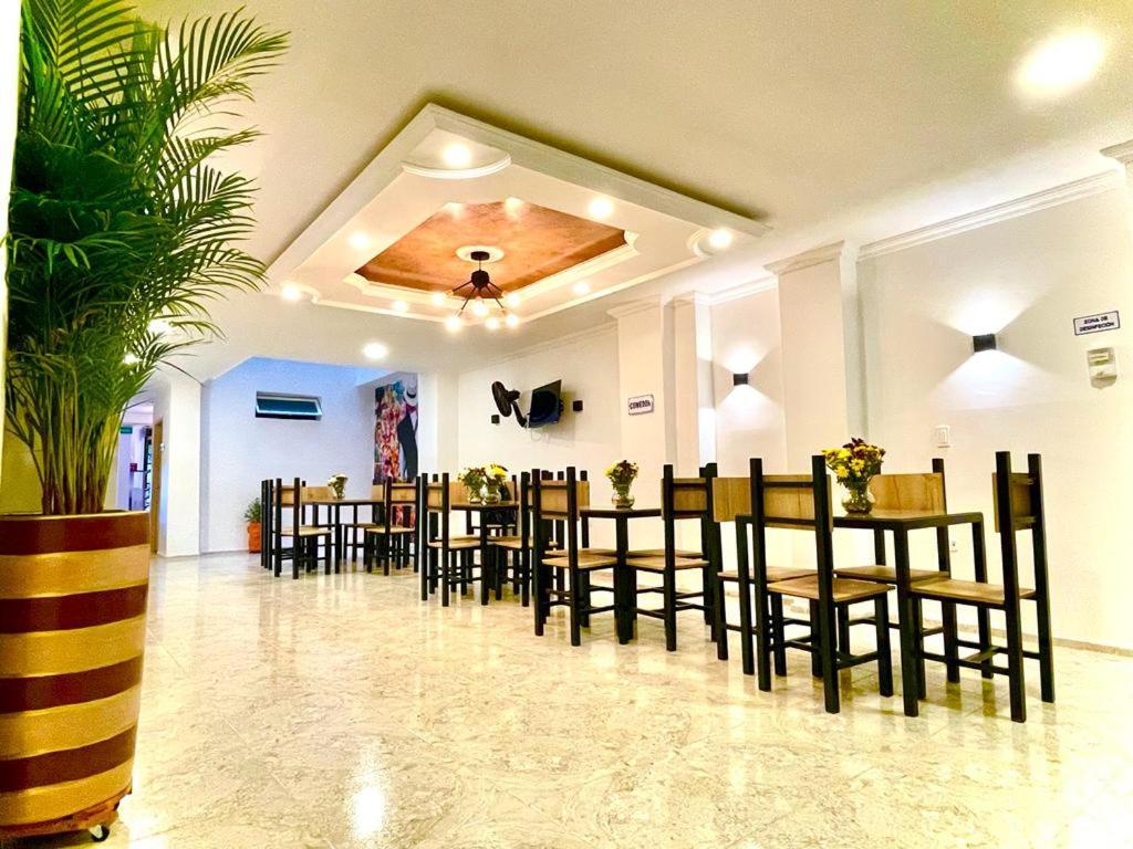 Hotel Eterna Primavera メデジン エクステリア 写真